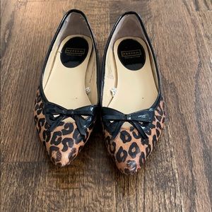Leopard print bow flats